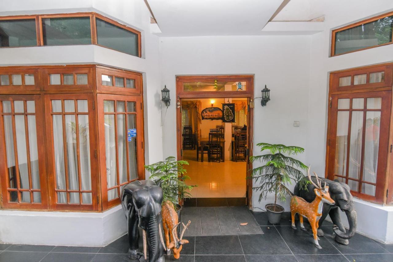 Oak Wood Inn Kandy Exterior foto
